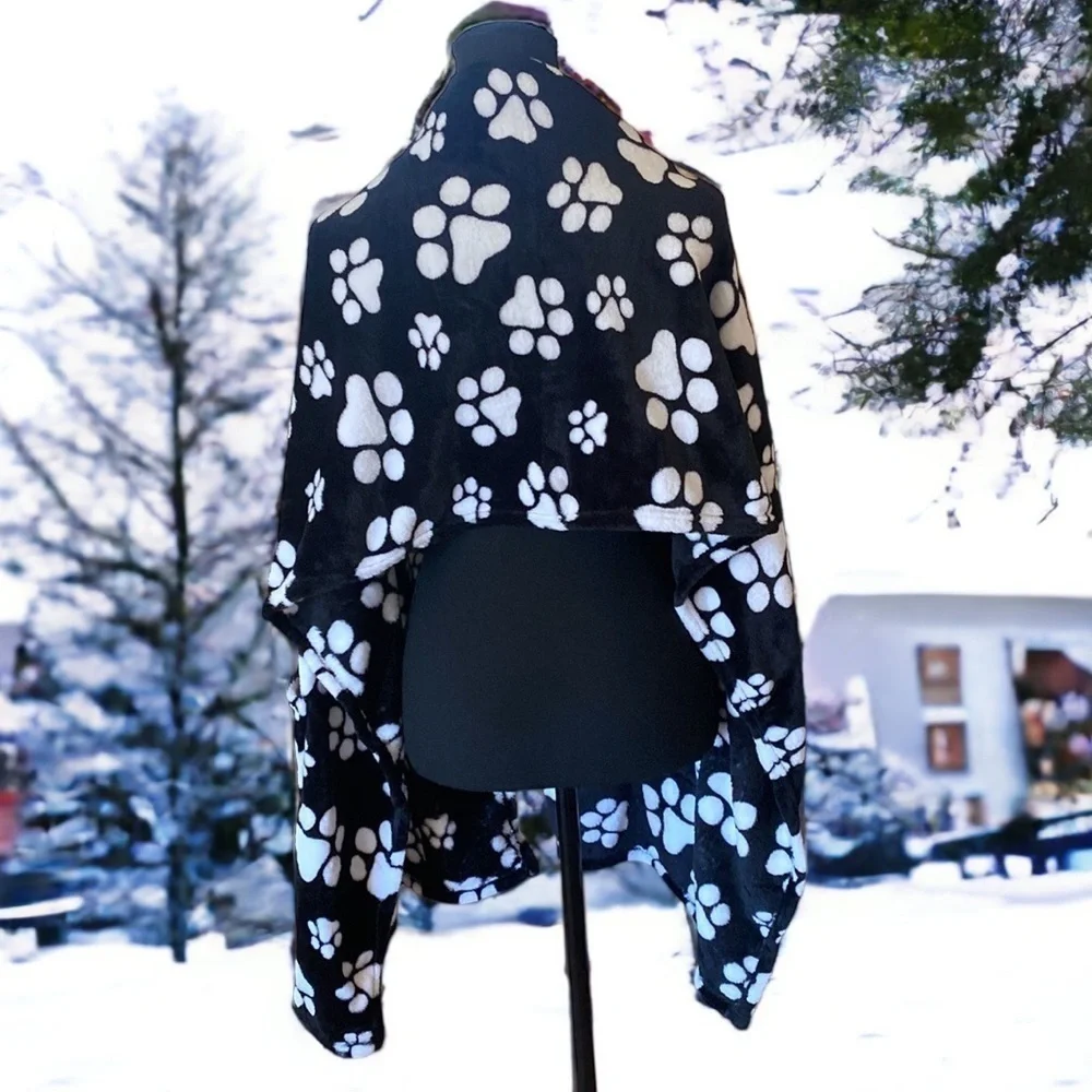 Animal Rescue Site Pocket Shawl Super Cozy Fleece Black & White OS 74” N…